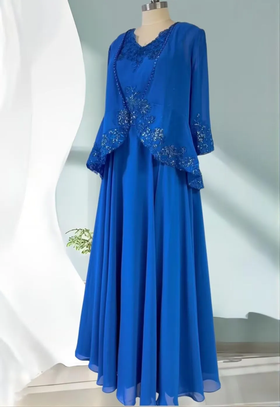 2 Piece Mother of The Bride Dresses with Jacket Chiffon V-Neck Laces Beaded Formal Evening Mother Dress for Wedding