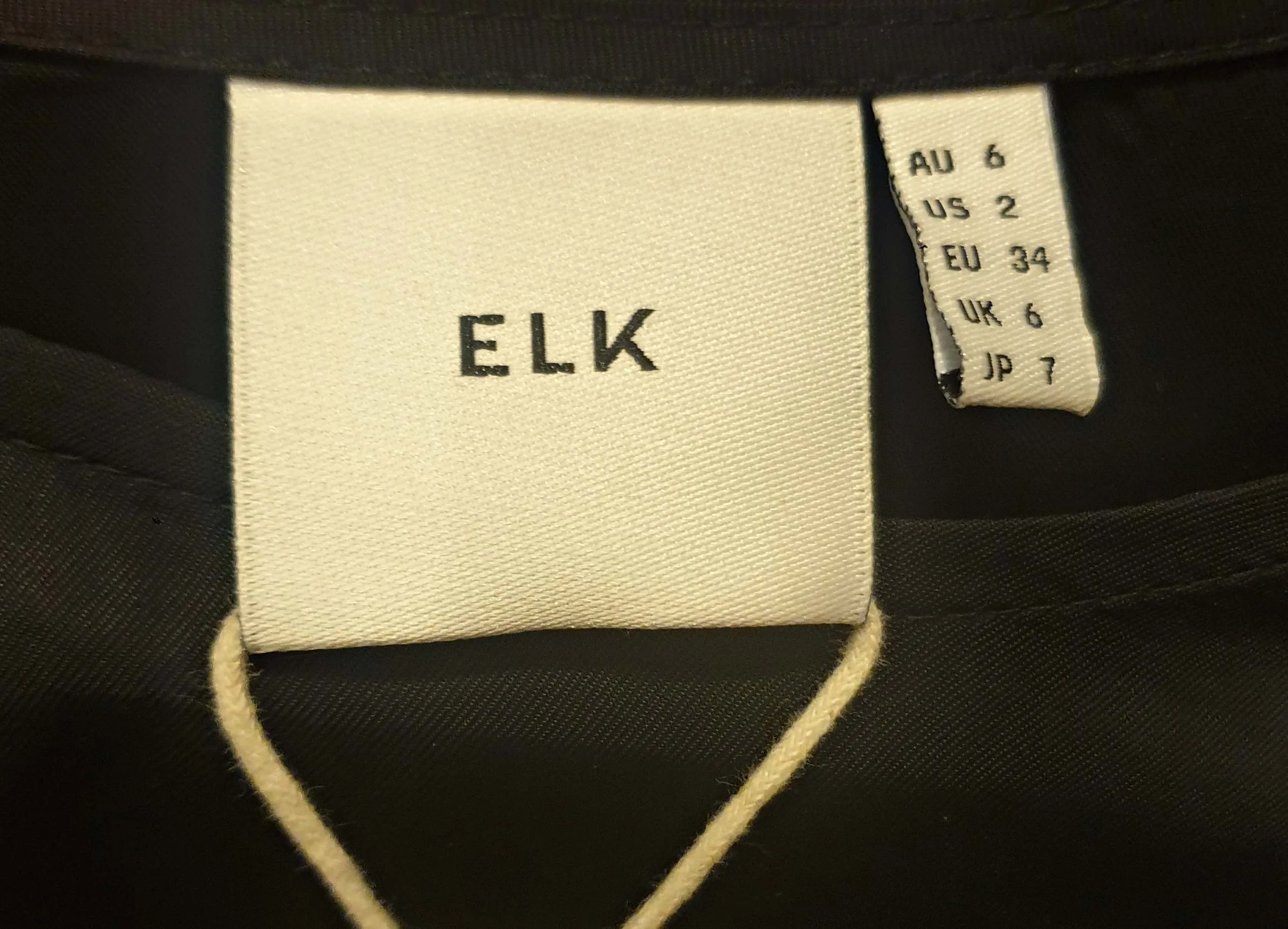 Elk black silky feel top size 6