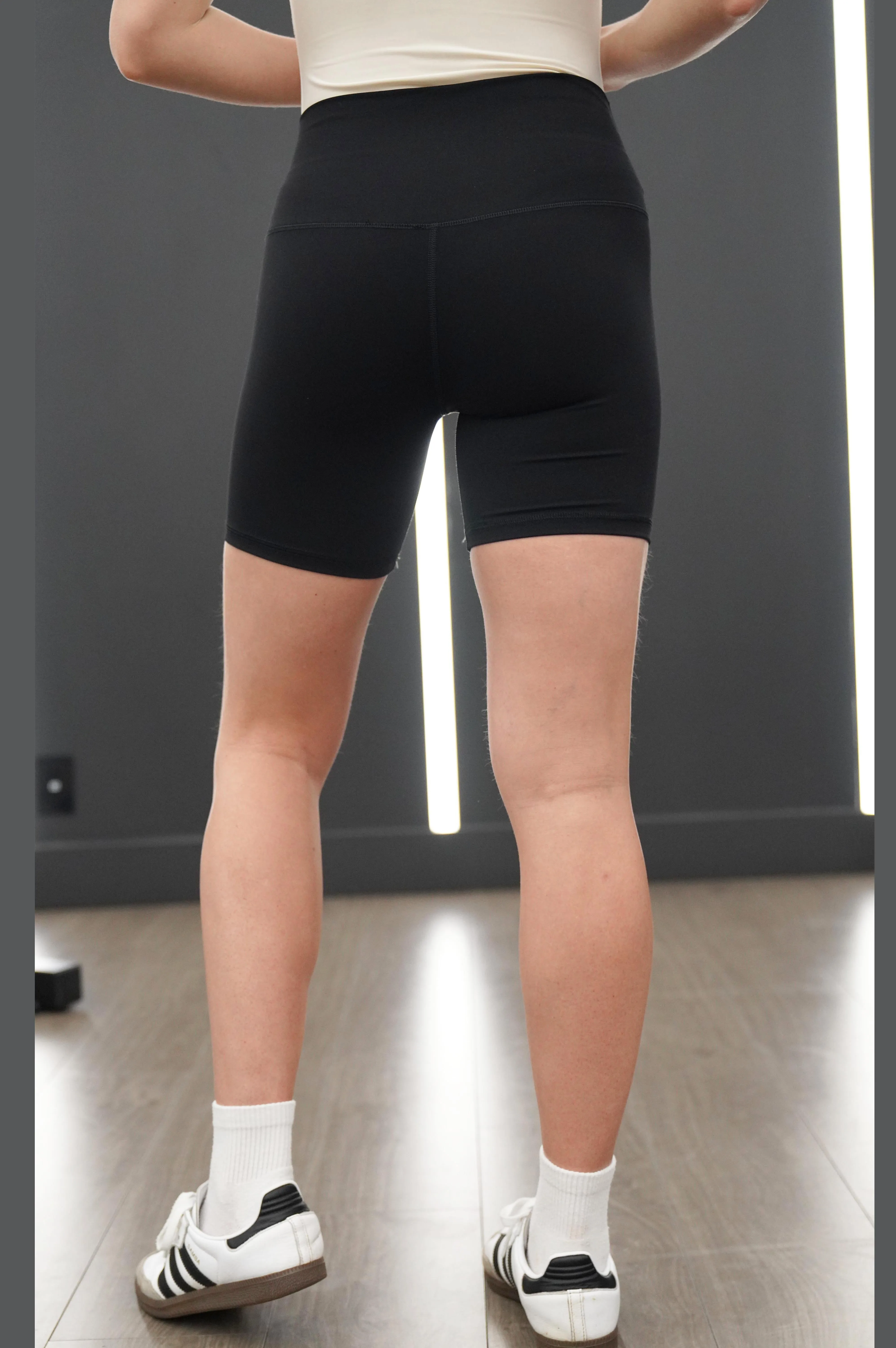 JANE SHORTS 6"