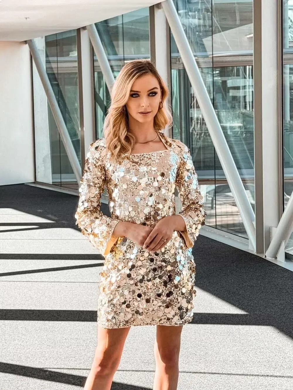 KDTM Sequins Mermaid Homecoming Dresses for Teens Sparkly Short Prom Dress with Sleeve Mini Cocktail Gown