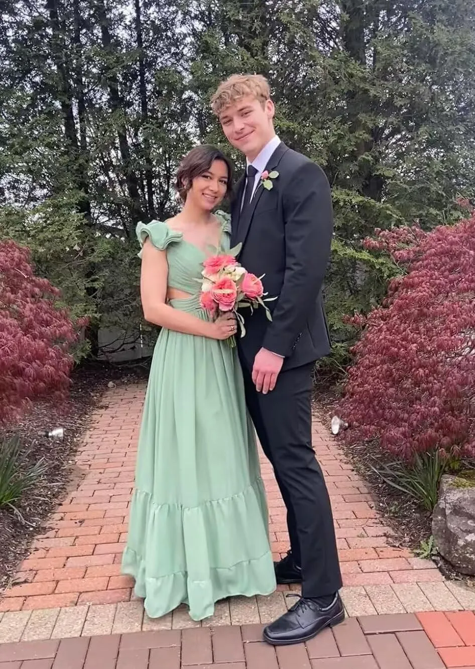 Lawrncedw Chiffon Ruffle Prom Dresses for Women V Neck Long Bridesmaid Dresses Backless Formal Evening Gowns A Line