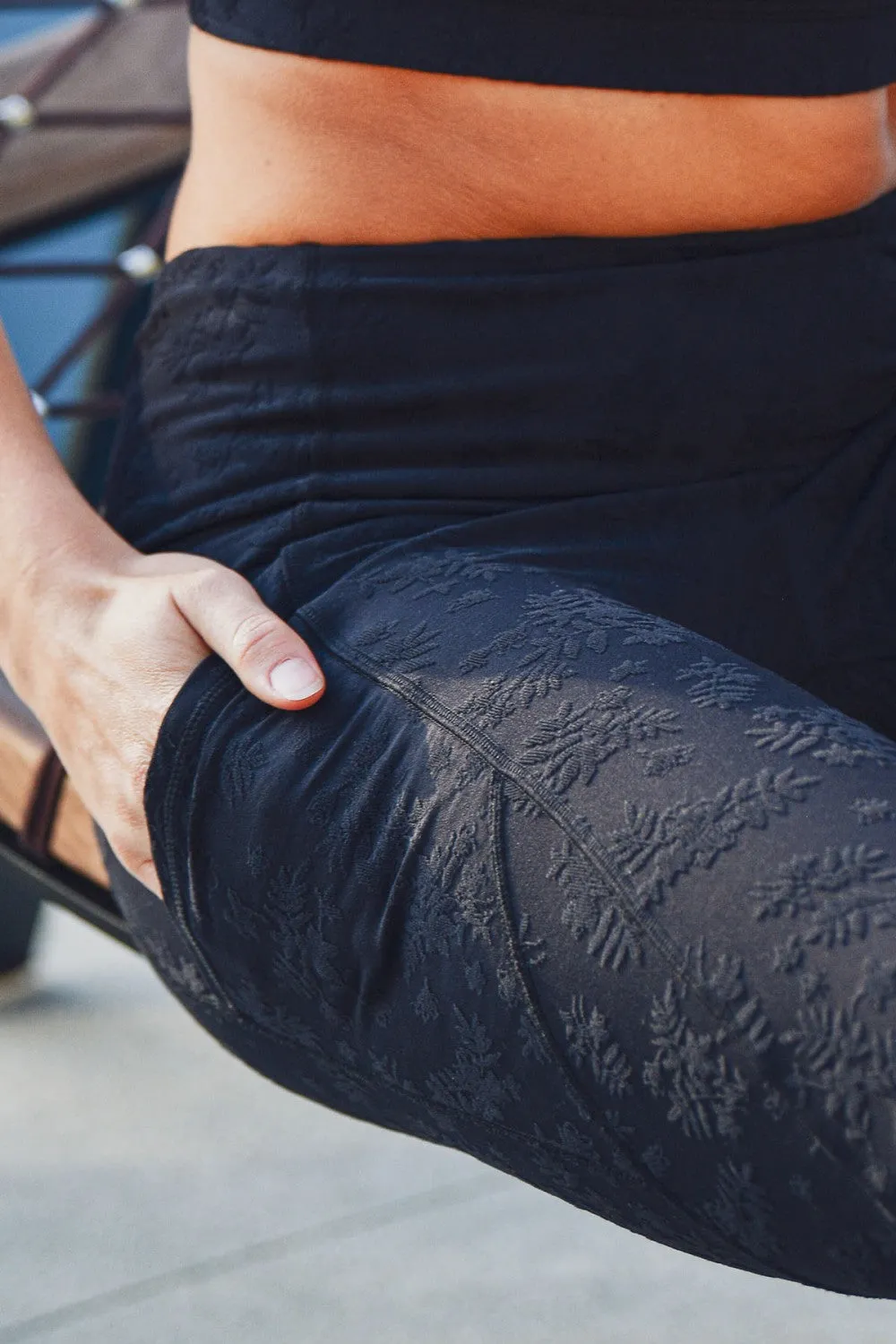 Mono B Textured Florette Jacquard TACTEL® Legging APH8070