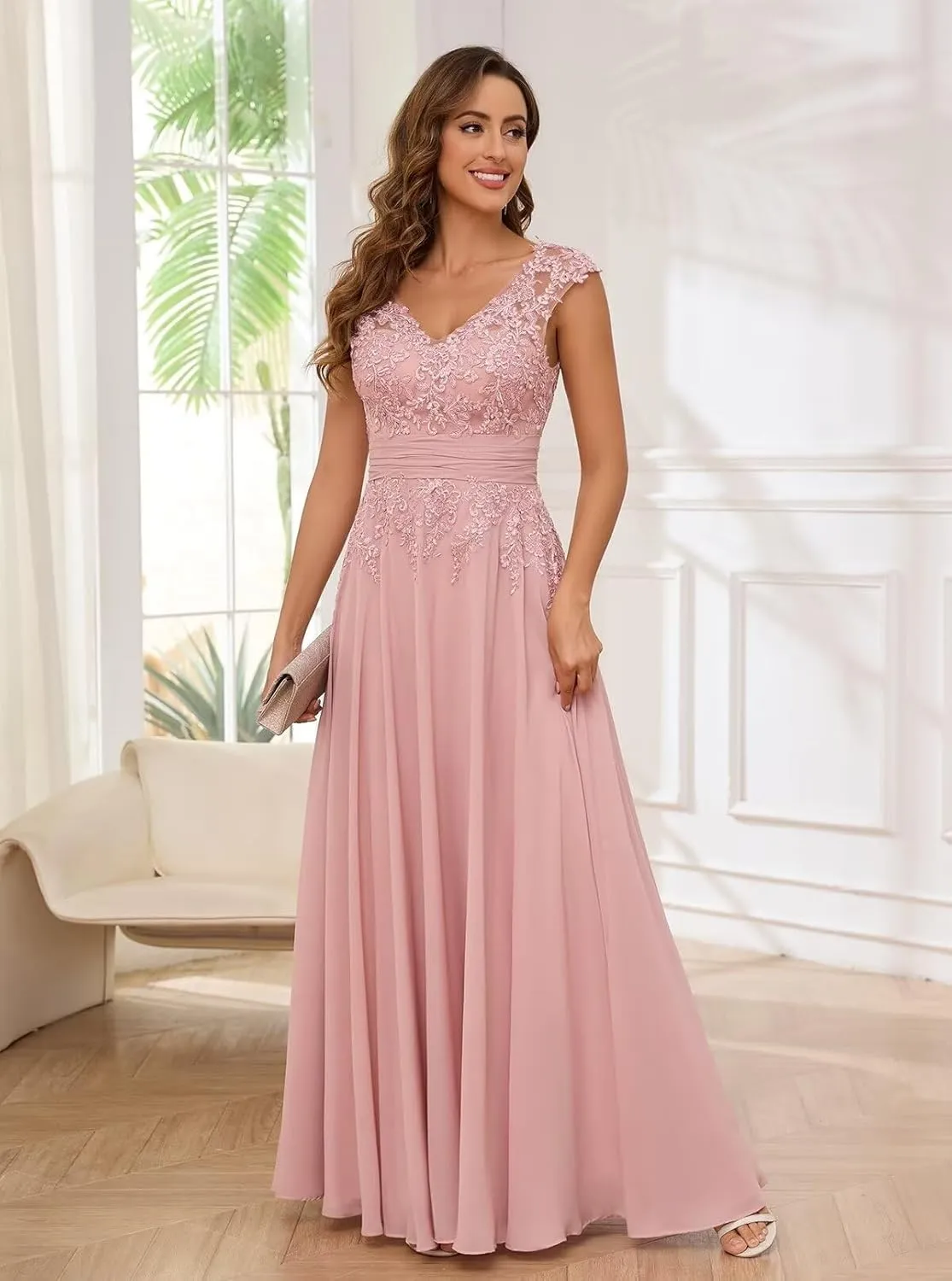 Women's Lace Applique V-Neck Mother of The Bride Dresses for Wedding Sleeveless Chiffon Maxi Evening Dresses