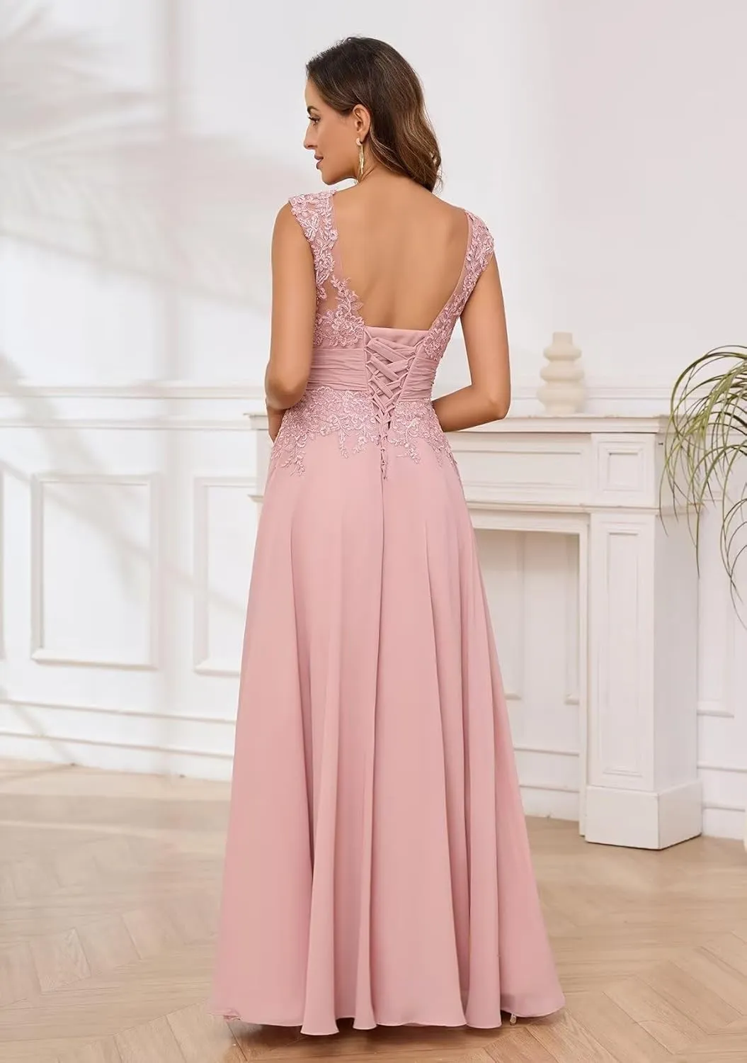 Women's Lace Applique V-Neck Mother of The Bride Dresses for Wedding Sleeveless Chiffon Maxi Evening Dresses