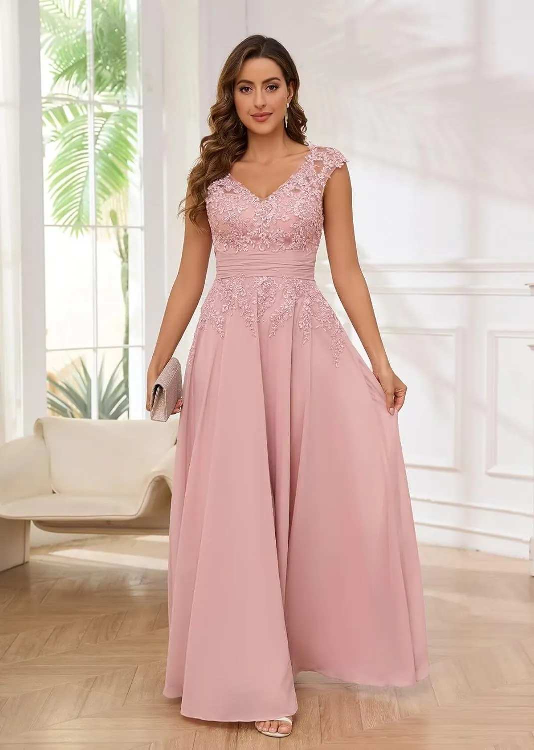 Women's Lace Applique V-Neck Mother of The Bride Dresses for Wedding Sleeveless Chiffon Maxi Evening Dresses