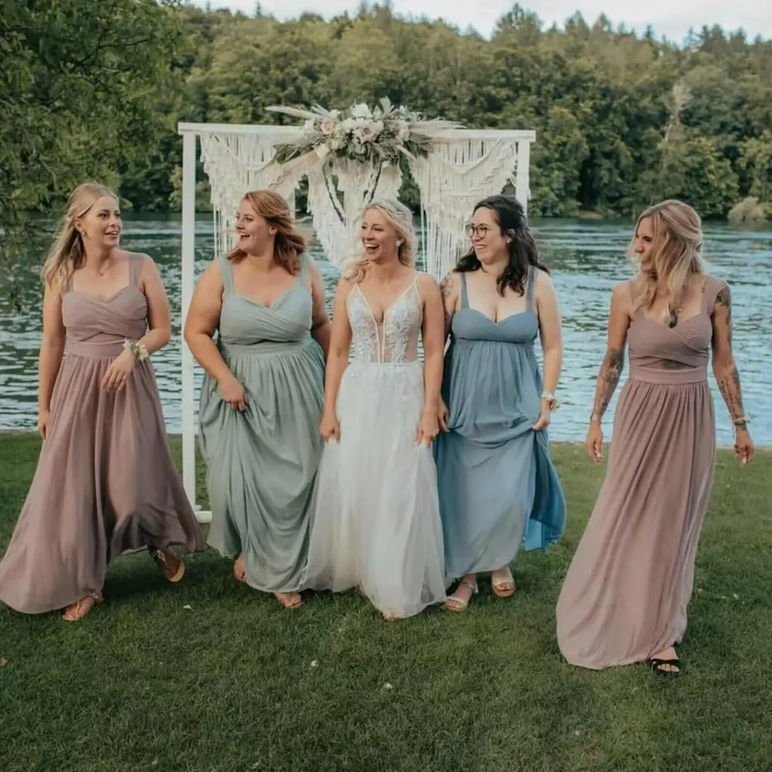 YAUTKA Chiffon Bridesmaid Dresses for Women Slit Long Spaghetti Straps Pleated Sweetheart A Line Formal Party Dress 2024